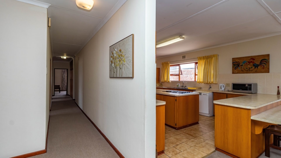 4 Bedroom Property for Sale in Bayview Western Cape